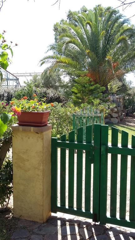 La Contea Bed and Breakfast SantʼAnna Arresi Εξωτερικό φωτογραφία